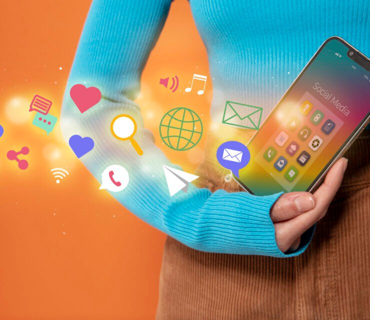 7 Powerful SEO vs Social Media Marketing Career Tips for Beginners